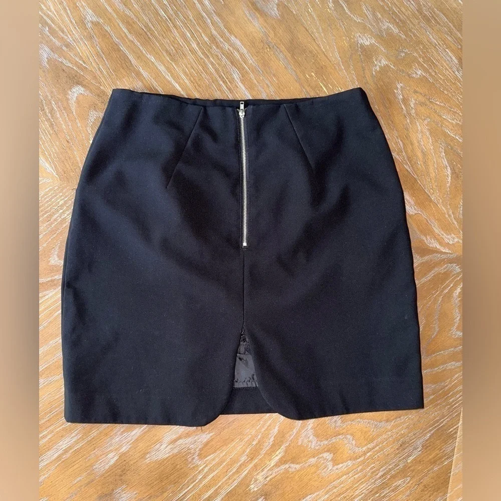 H&M Short Black Polyester Skirt - Size 12
